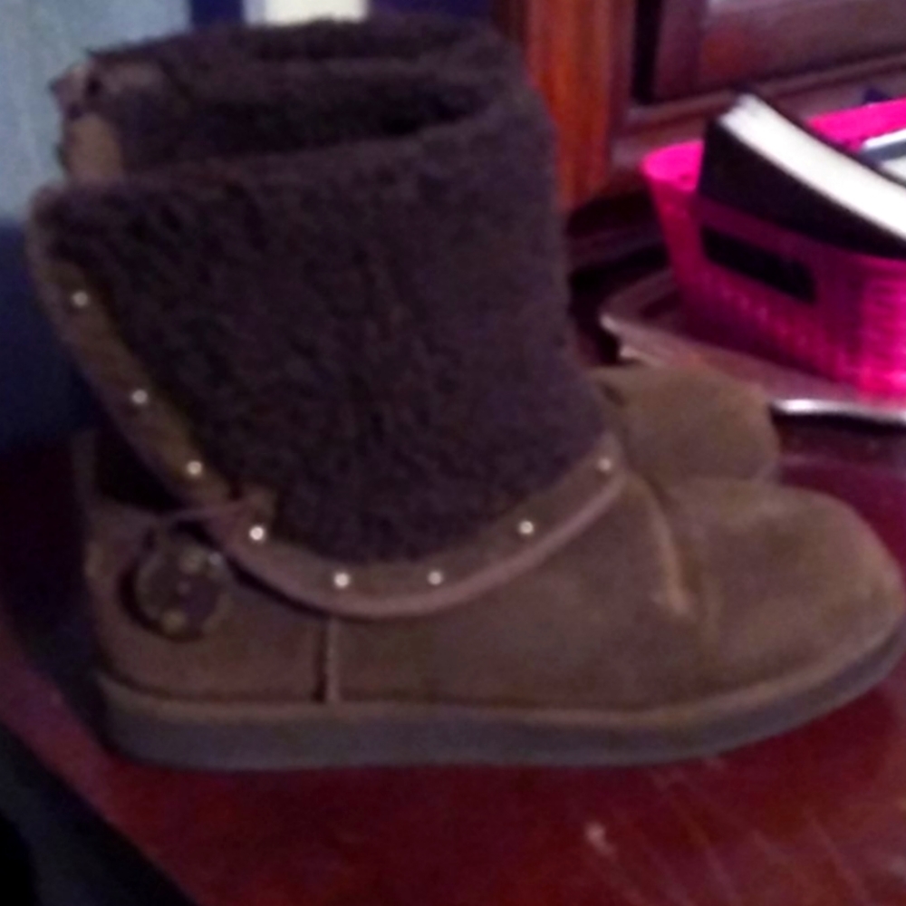 Sherling and suede guess boots